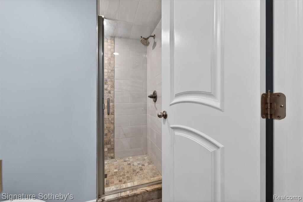 30650 Lahser Road, Beverly Hills, MI 48025 — Photo 27
