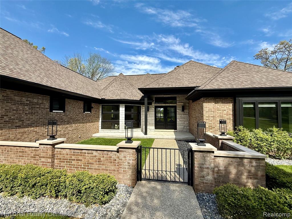 7050 Lake Shannon Court, Fenton, MI 48430 — Photo 4
