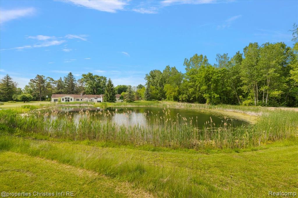 157 E Elmwood, Leonard, MI 48367 — Photo 18