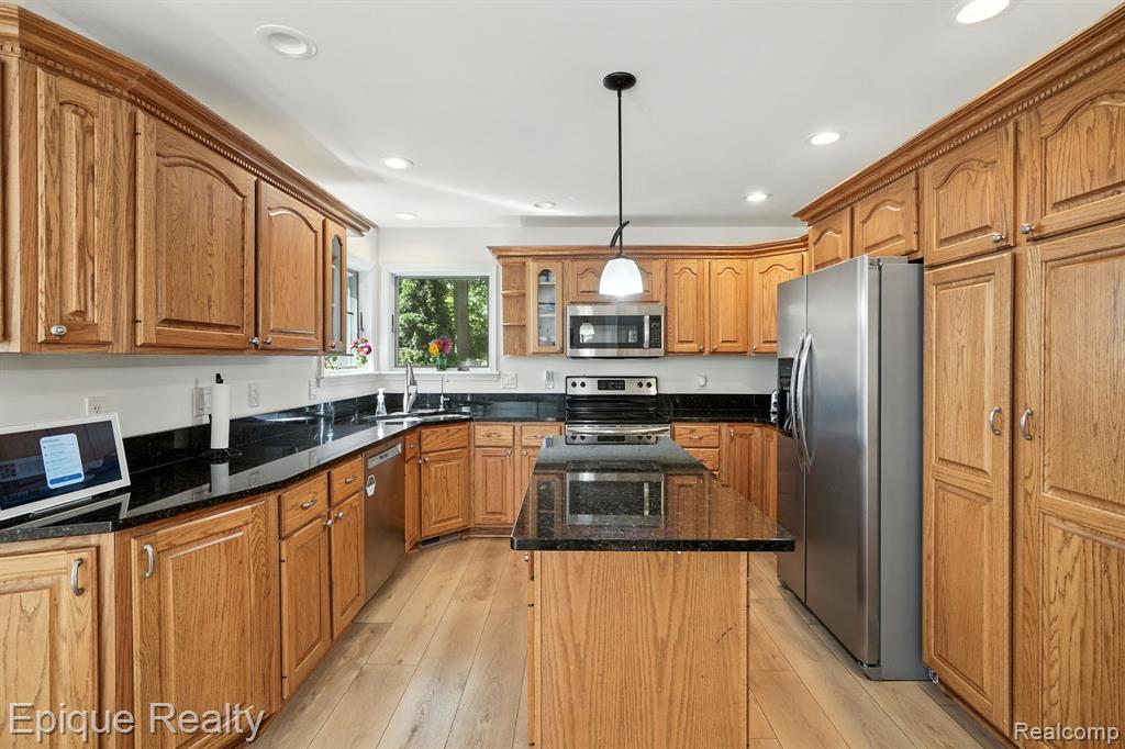 9446 Fair Oaks Drive, Goodrich Vlg, MI — Photo 10