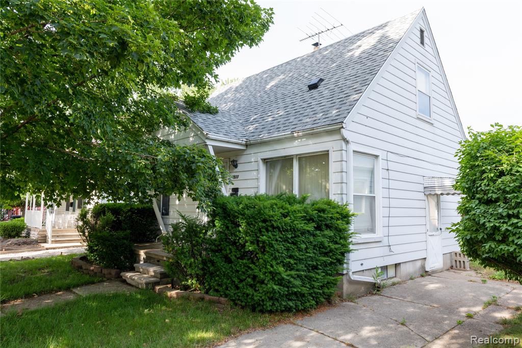 1577 7th Street, Wyandotte, MI 48192