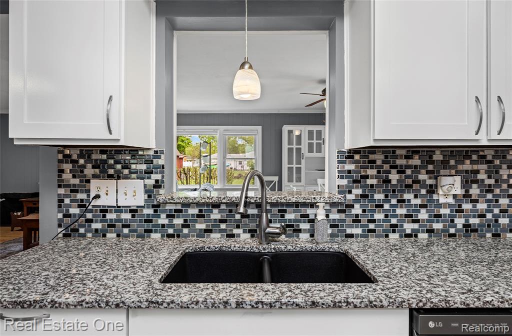 2262 Kohler Street, Waterford, MI 48329 — Photo 23