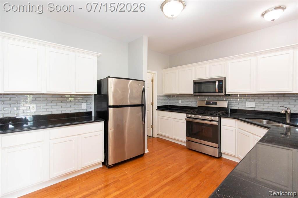 43721 CHERRYWOOD Lane, Canton, MI 48188 — Photo 17