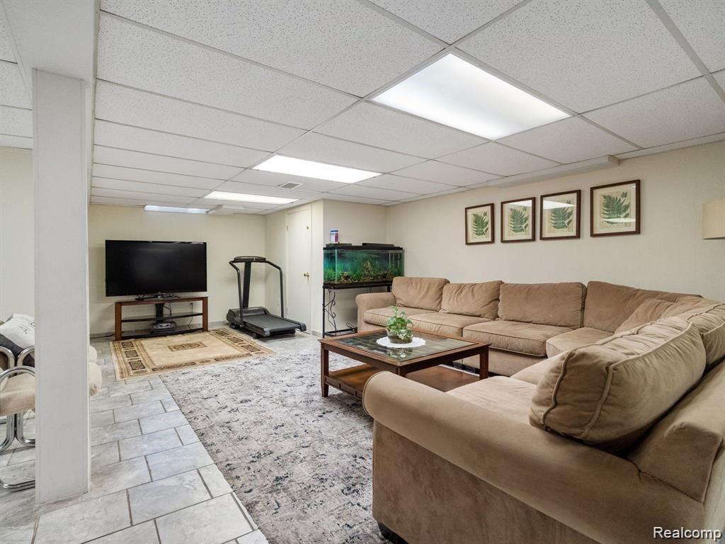 4819 THORNTREE Drive, West Bloomfield, MI — Photo 25