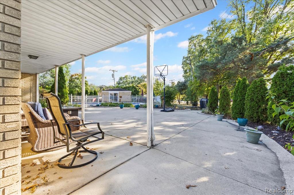 28791 Sunset Boulevard W, Lathrup Village, MI 48076 — Photo 6