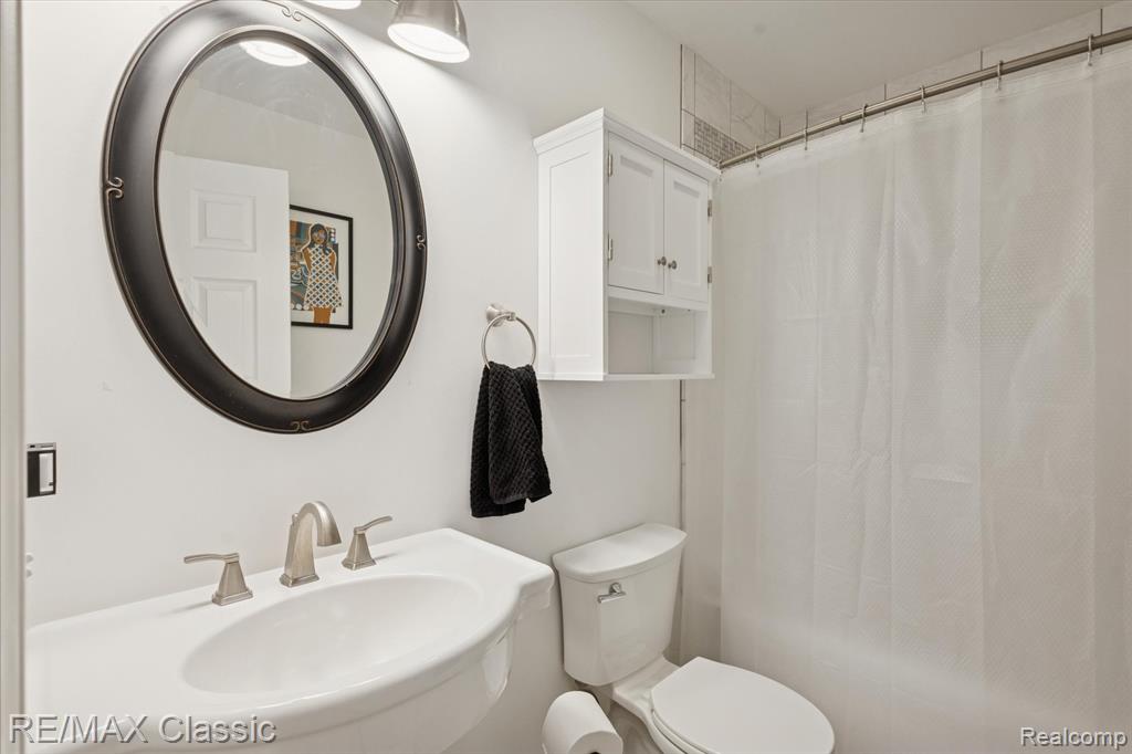 5594 Harper Road, Holt, MI 48842 — Photo 30