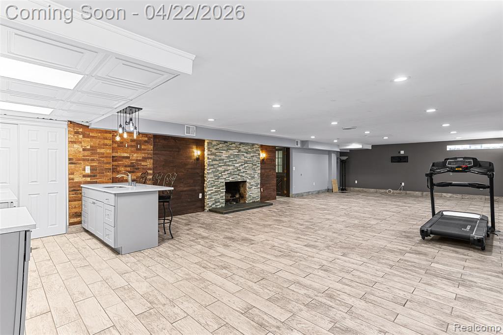 409 Crescent Drive, Dearborn, MI 48124 — Photo 45