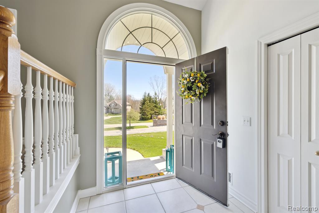 7520 FAIRVIEW Drive, Goodrich Vlg, MI — Photo 4