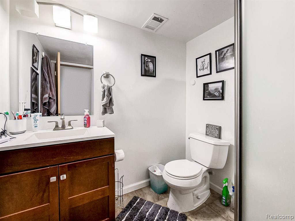 40141 RADCLIFF Drive, Sterling Heights, MI 48313 — Photo 17
