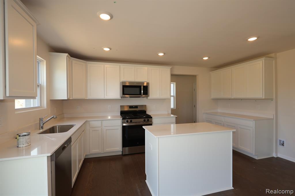 410 Hidden River W, Holly, MI 48442 — Photo 3
