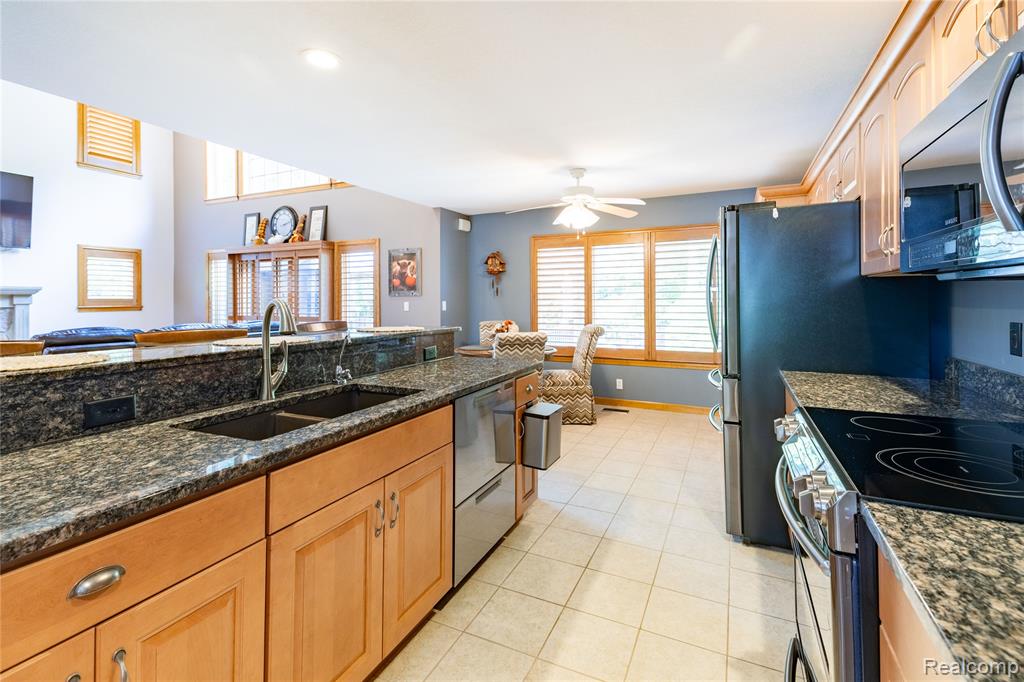 9362 Owen Street, Grosse Ile, MI 48138 — Photo 13