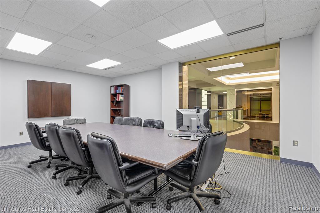 1450 W LONG LAKE Road, Troy, MI 48098 — Photo 4