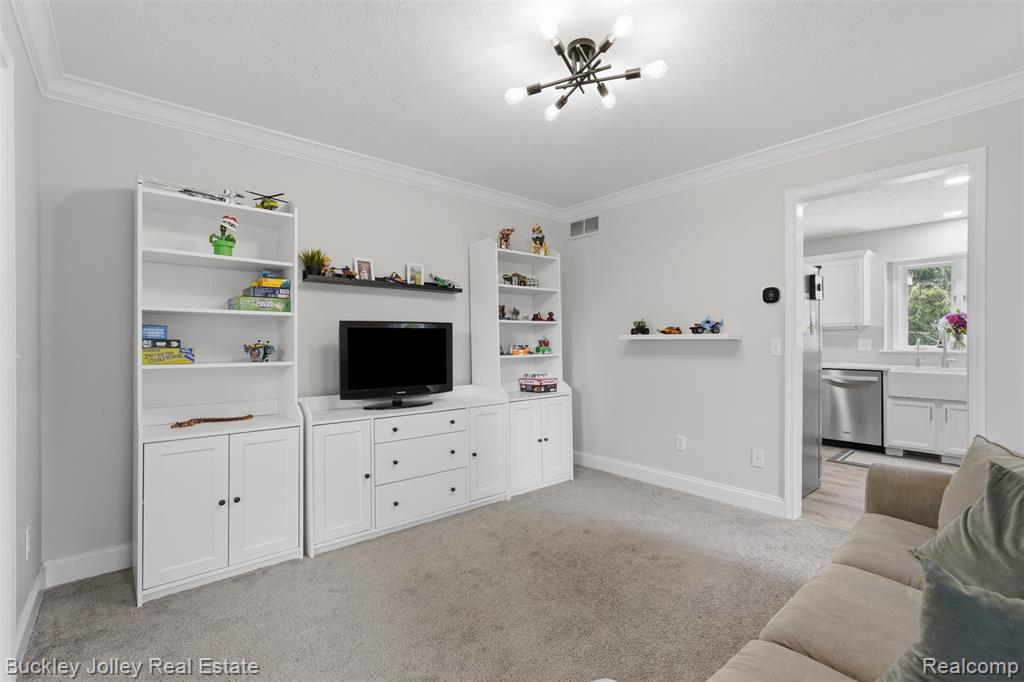 7829 Hillside Lakes Drive, Brighton, MI 48116 — Photo 20