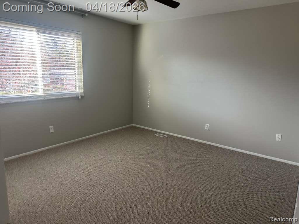 3960 Kings Point Drive, Troy, MI 48083 — Photo 23