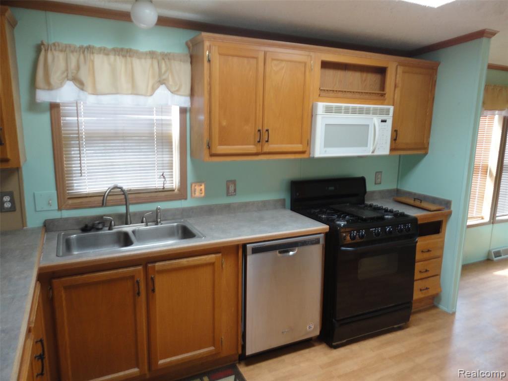 3954 Ryans Ridge, Monroe, MI 48161 — Photo 9
