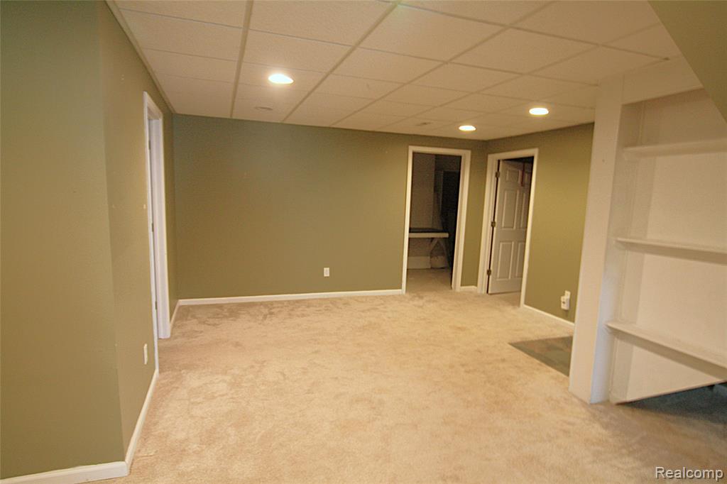 11152 Woodfield Parkway, Grand Blanc, MI 48439 — Photo 36