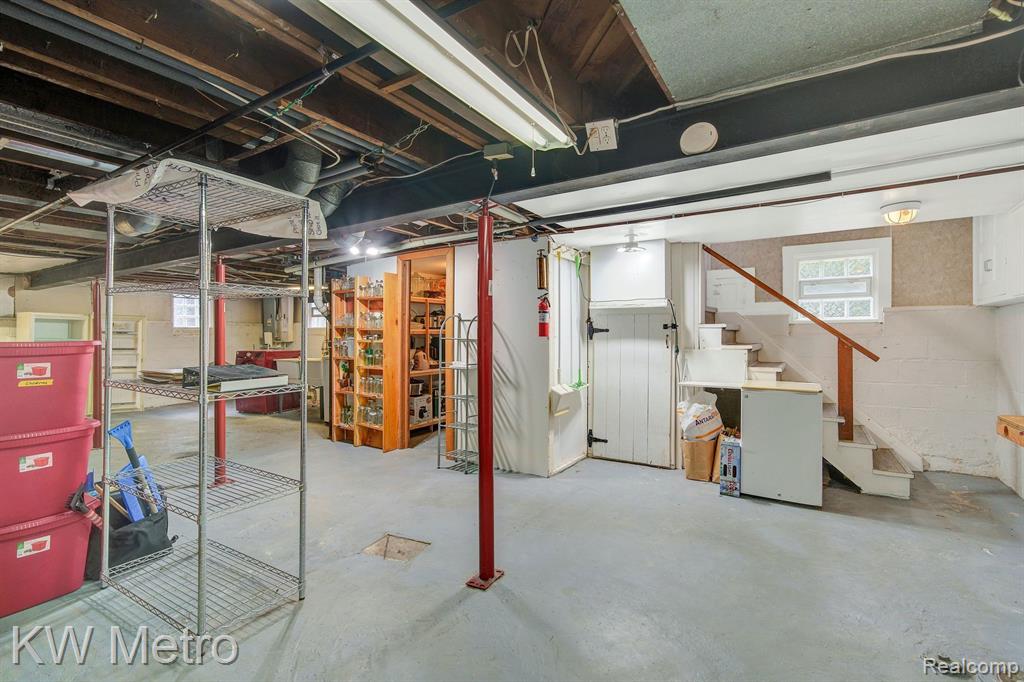 806 LOCKWOOD Road, Royal Oak, MI 48067 — Photo 26