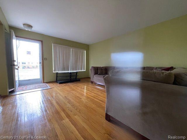 6916 KINMORE Street, Dearborn Heights, MI 48127 — Photo 3