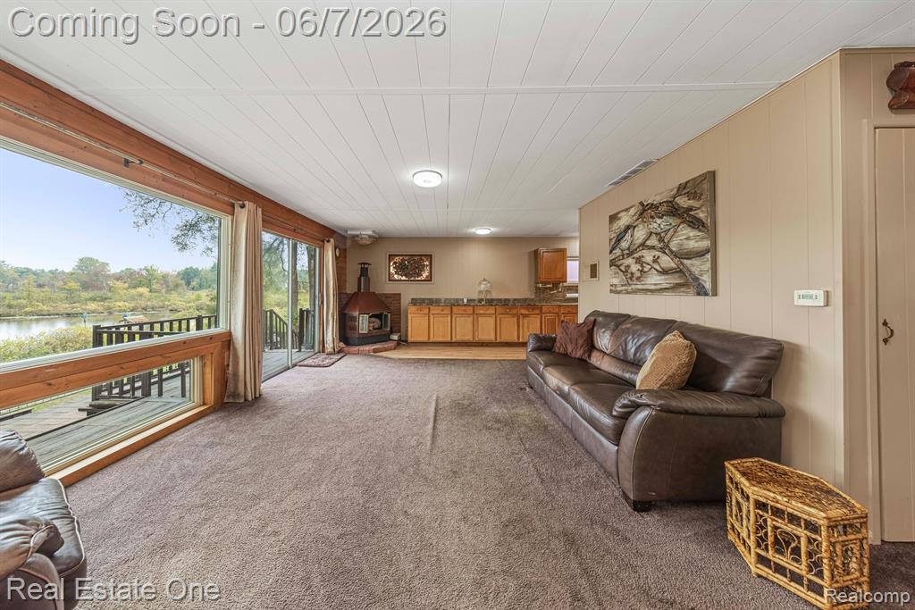 200 E CANYON Drive, Milford, MI 48380 — Photo 16