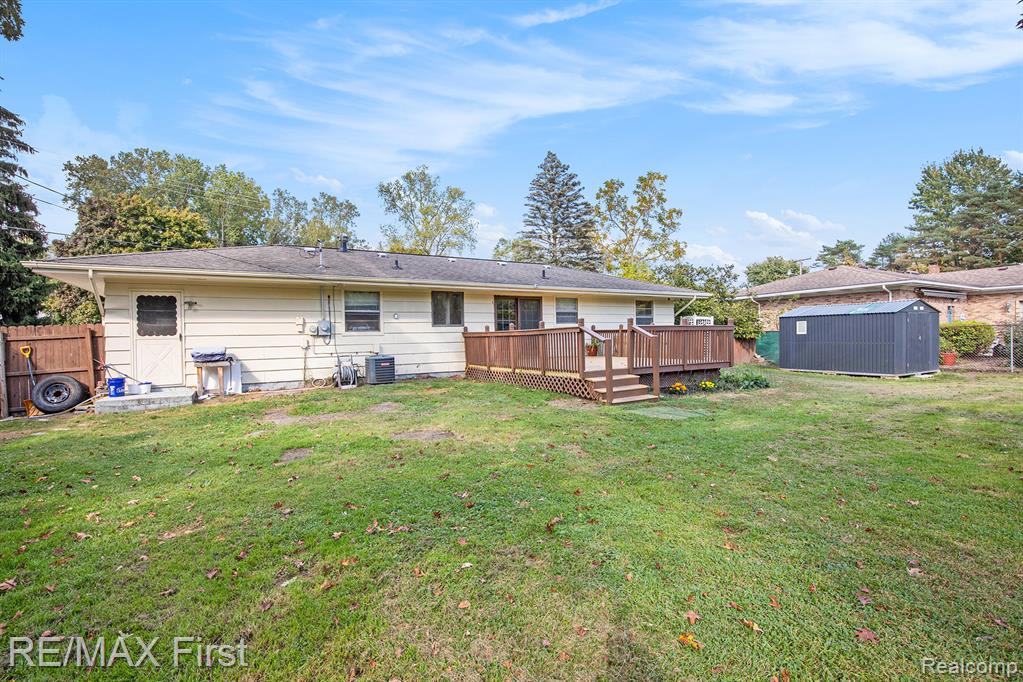 3196 Oakwood Drive, Port Huron, MI 48060 — Photo 12