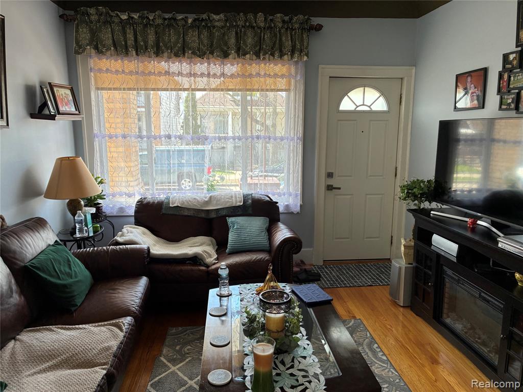 12044 Sobieski Street, Hamtramck, MI 48212 — Photo 4