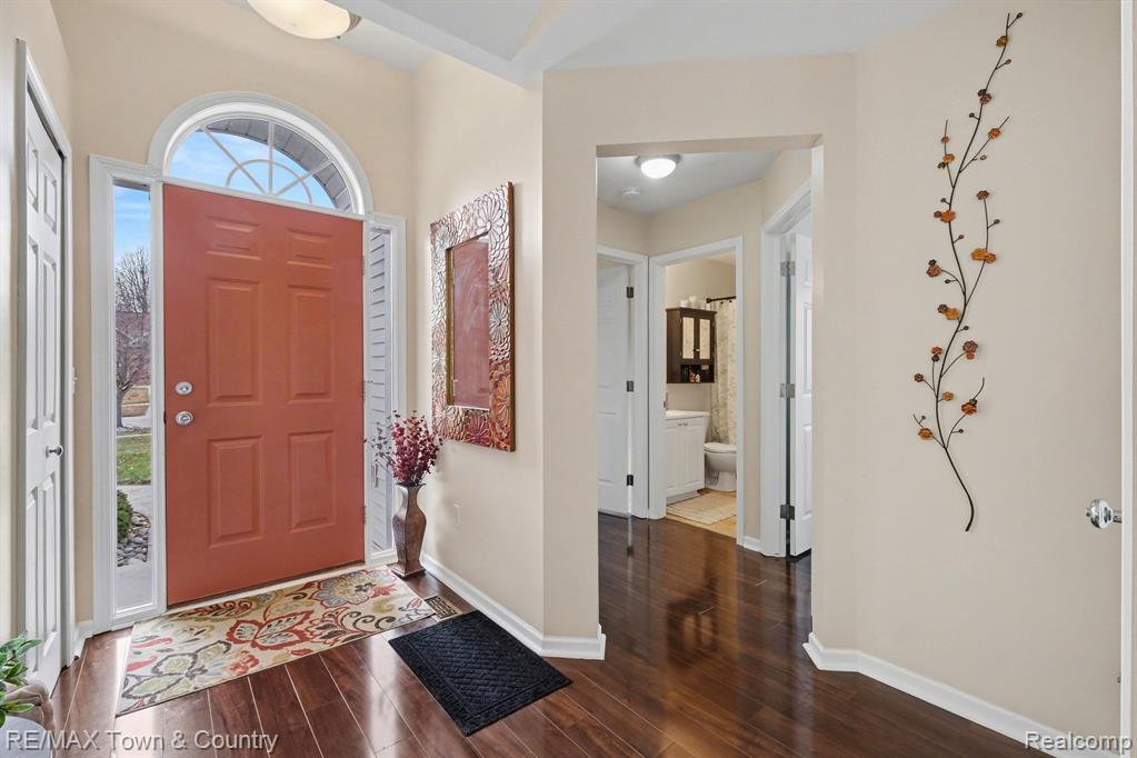223 Primrose Lane, Flushing, MI 48433 — Photo 5