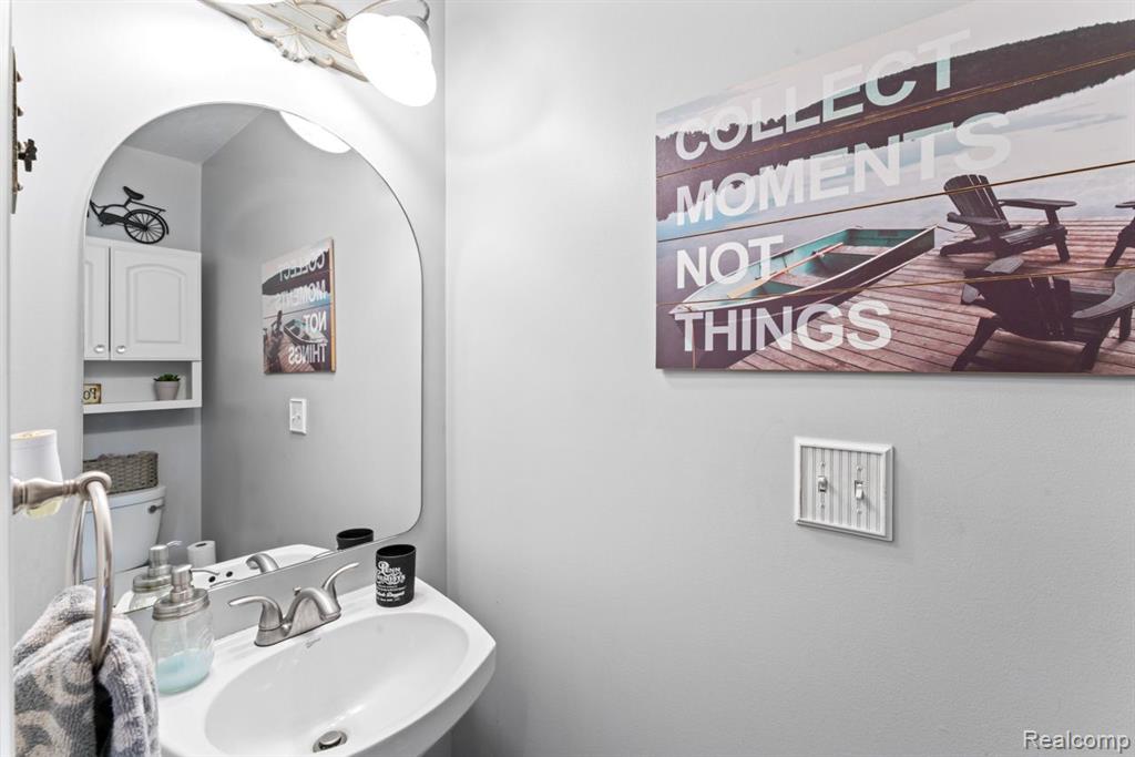 5189 CYPRESS Circle, Grand Blanc, MI 48439 — Photo 35