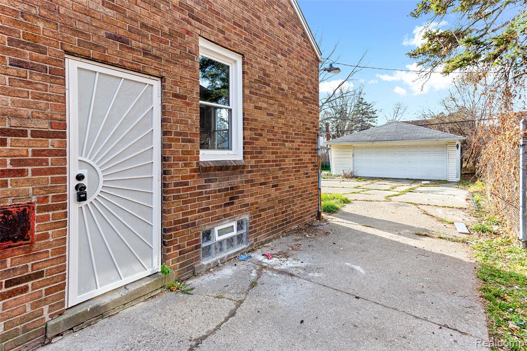 13599 Winthrop Street, Detroit, MI 48227 — Photo 31