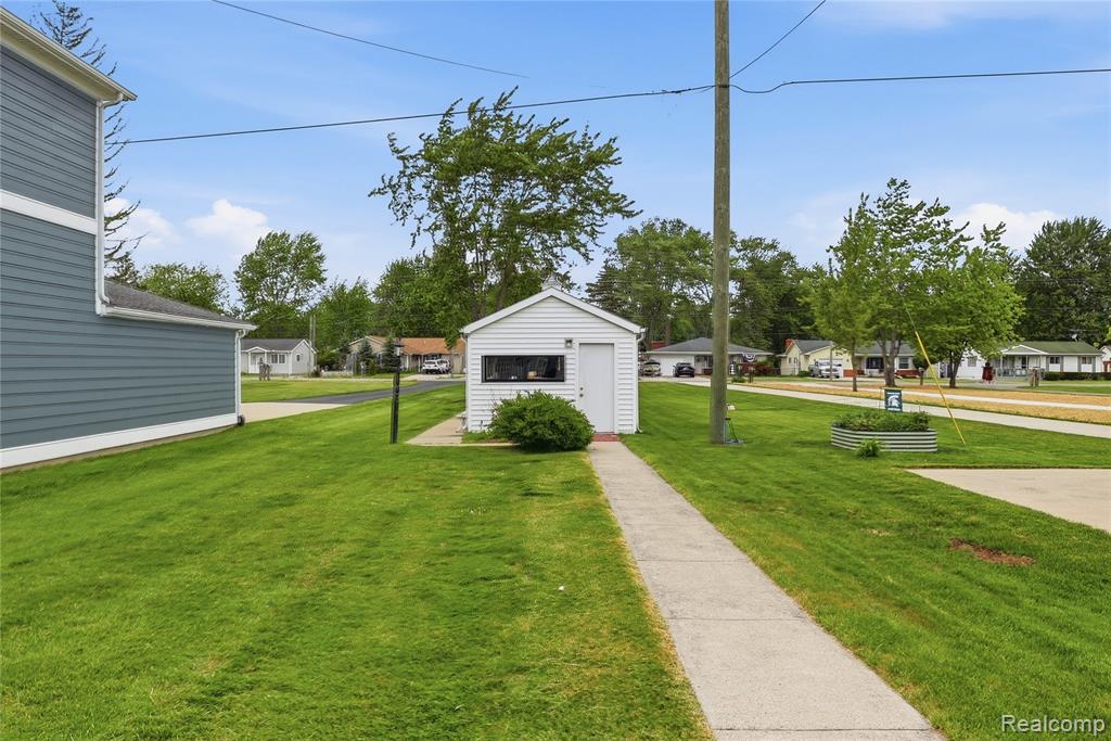 5557 Pointe Dr. Drive, East China, MI — Photo 30