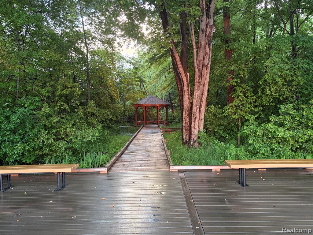 490 Cove View Drive, Waterford, MI 48327 — Photo 54