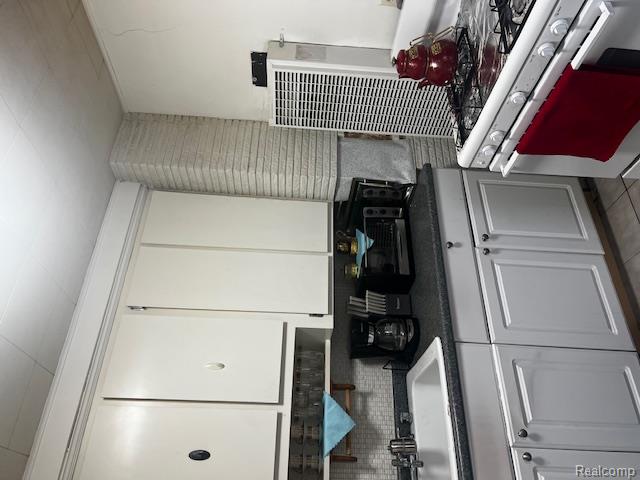 6083 Rosemont Avenue, Detroit, MI 48228 — Photo 23