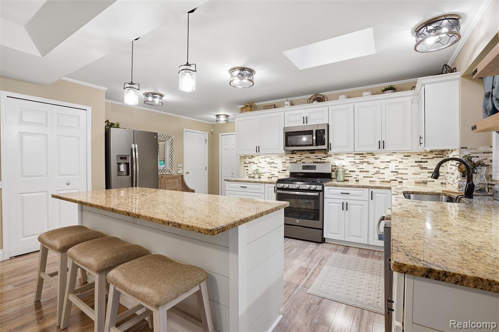8235 Ironwood Drive, Pinckney, MI 48169 — Photo 11