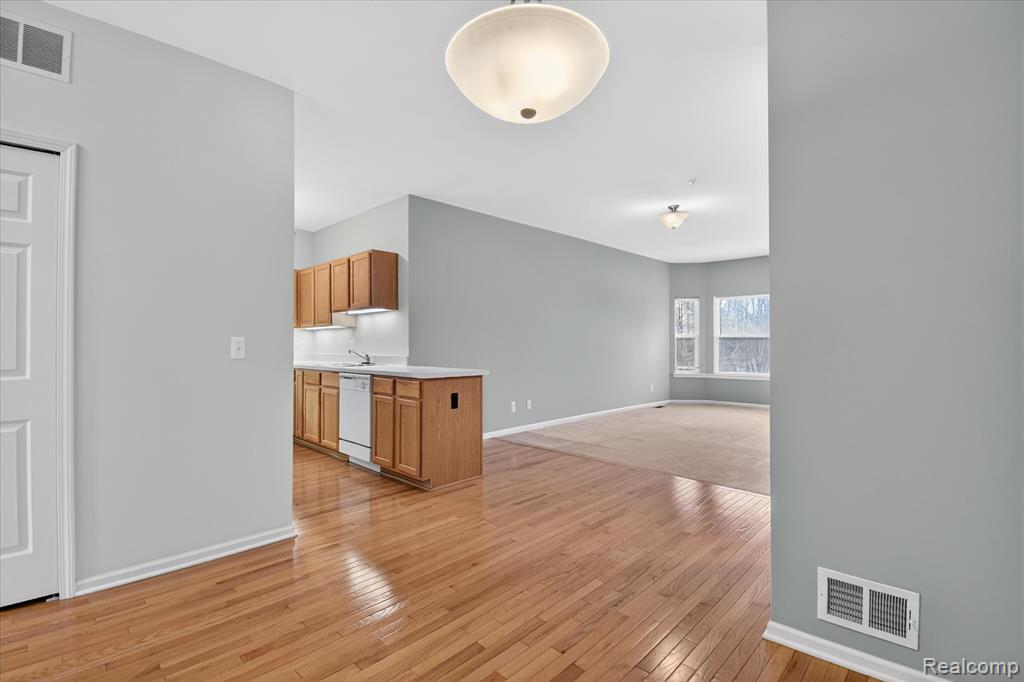 41602 Hamlet Lane, Novi, MI — Photo 15