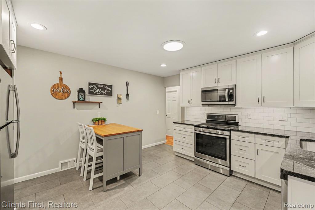 39857 Edmundton Drive, Canton, MI 48187 — Photo 7