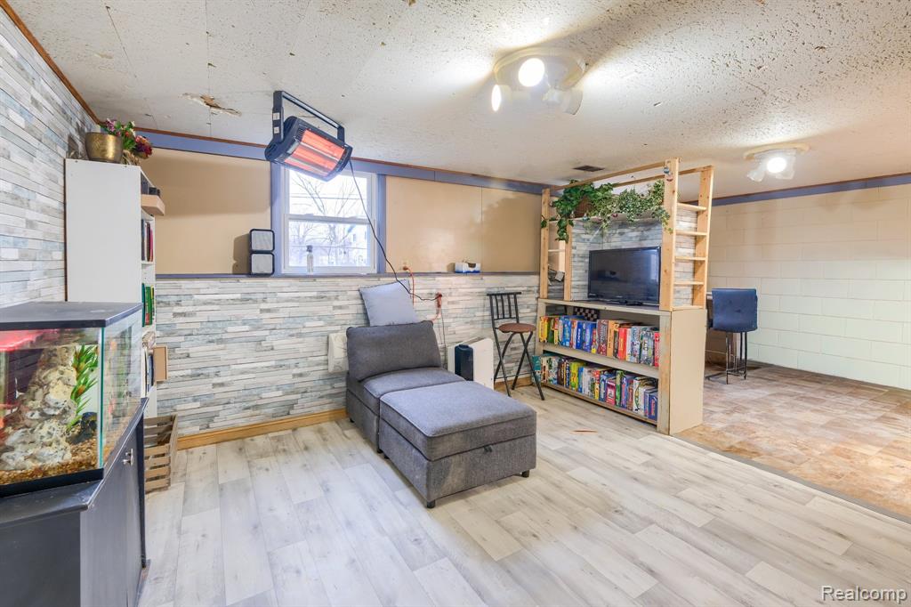 8250 Rockwood Avenue, Mount Morris, MI 48458 — Photo 43