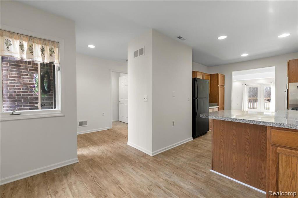 21374 MULBERRY Court, Farmington Hills, MI 48336 — Photo 5