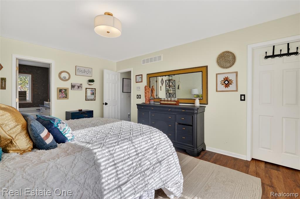 564 Dorchester Way, Milford, MI 48381 — Photo 28