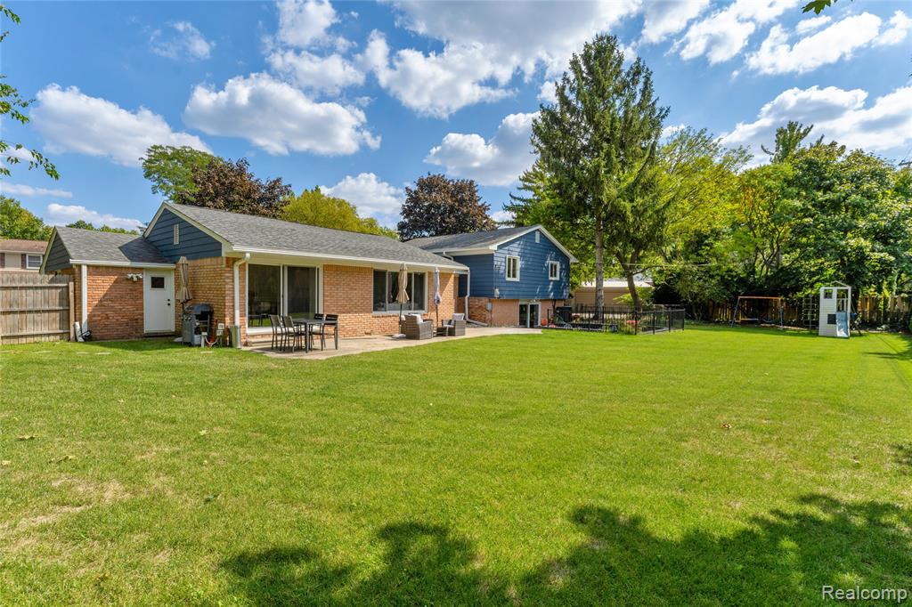 6736 Timber Ridge Drive, Bloomfield Hills, MI 48301 — Photo 28