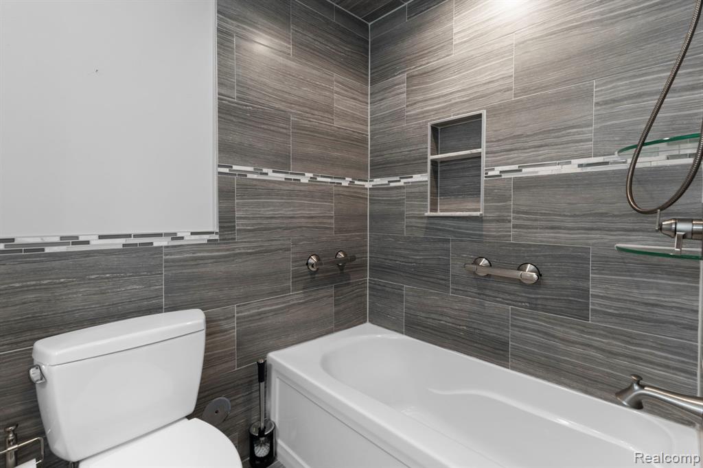 424 Baldwin Avenue, 81, Rochester, MI 48307 — Photo 11