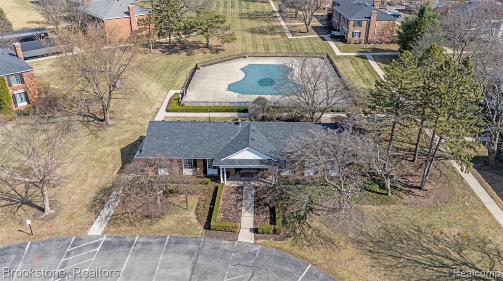 670 E Fox Hills Drive, Bloomfield Hills, MI 48304 — Photo 19
