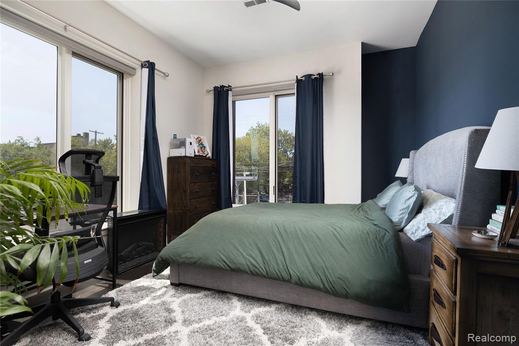438 SELDEN, Detroit, MI 48201 — Photo 16