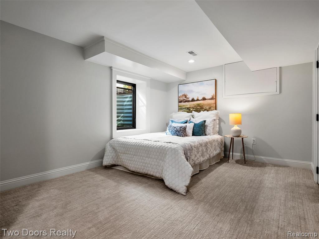 820 OAKRIDGE Avenue, Royal Oak, MI 48067 — Photo 59