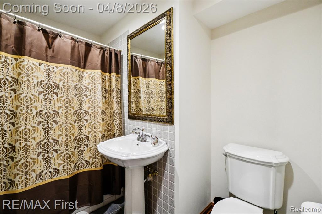 1200 Eagle Nest Drive, Rochester, MI 48306 — Photo 33
