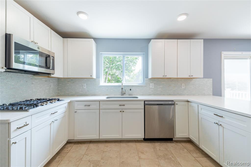 6400 E Highland Road, Howell, MI 48843 — Photo 4