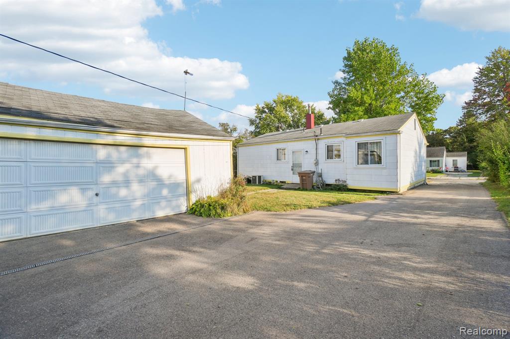 683 Clara Avenue, Pontiac, MI 48340 — Photo 23