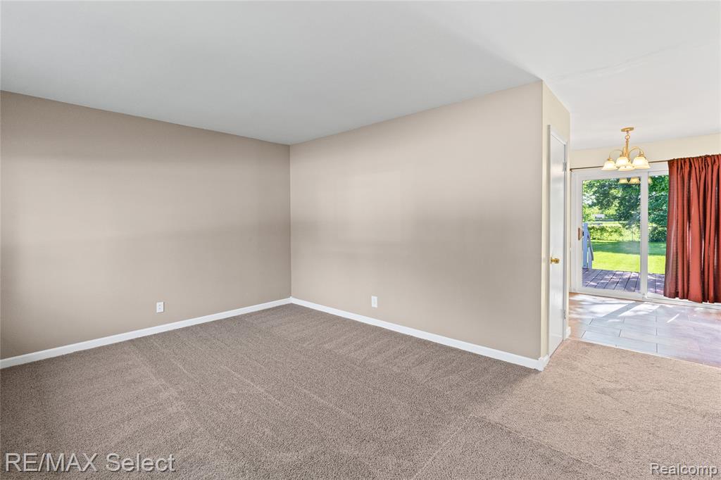 4075 Bristolwood Drive, Flint, MI 48507 — Photo 32