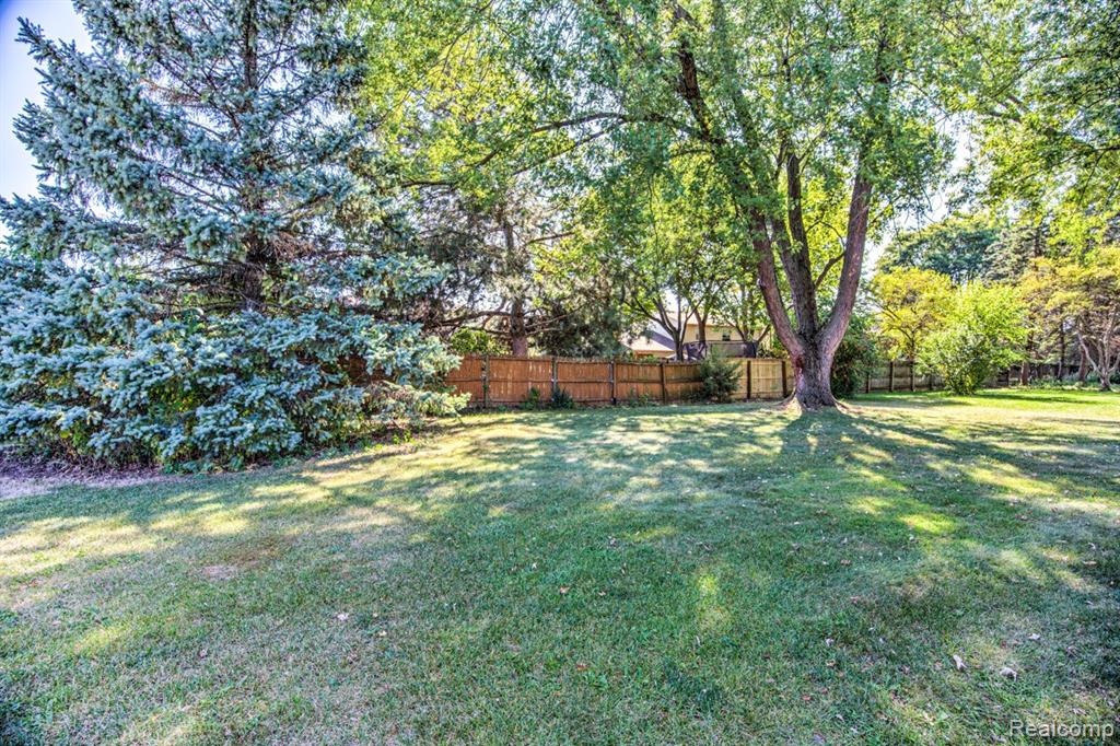5250 Winchester Drive, Troy, MI 48085 — Photo 54