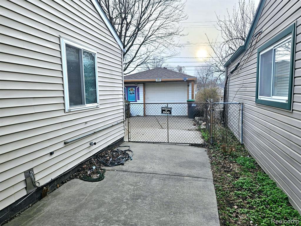 8294 ROBERT Street, Taylor, MI 48180 — Photo 19