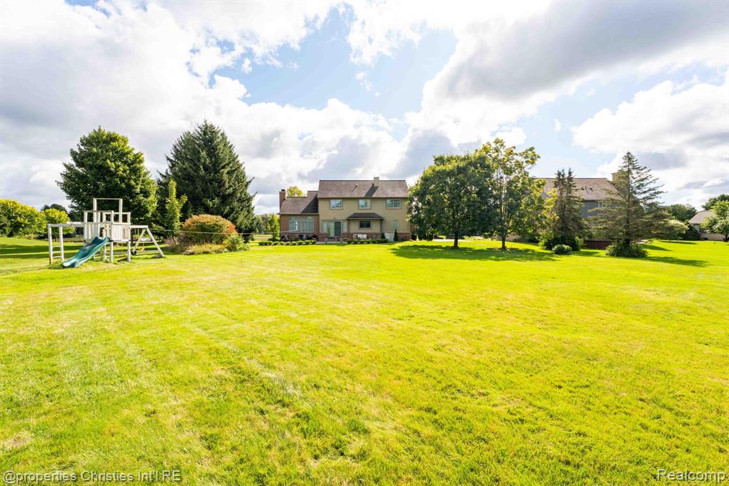 8410 S Shore Drive, Clarkston, MI 48348 — Photo 34
