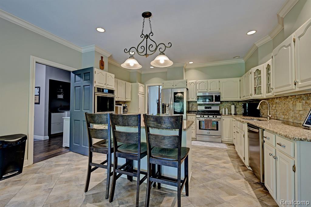 900 ROLLING PINES Drive, Ortonville, MI 48462 — Photo 19